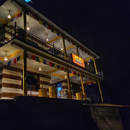 Nomads Hostel Tosh Экстерьер фото