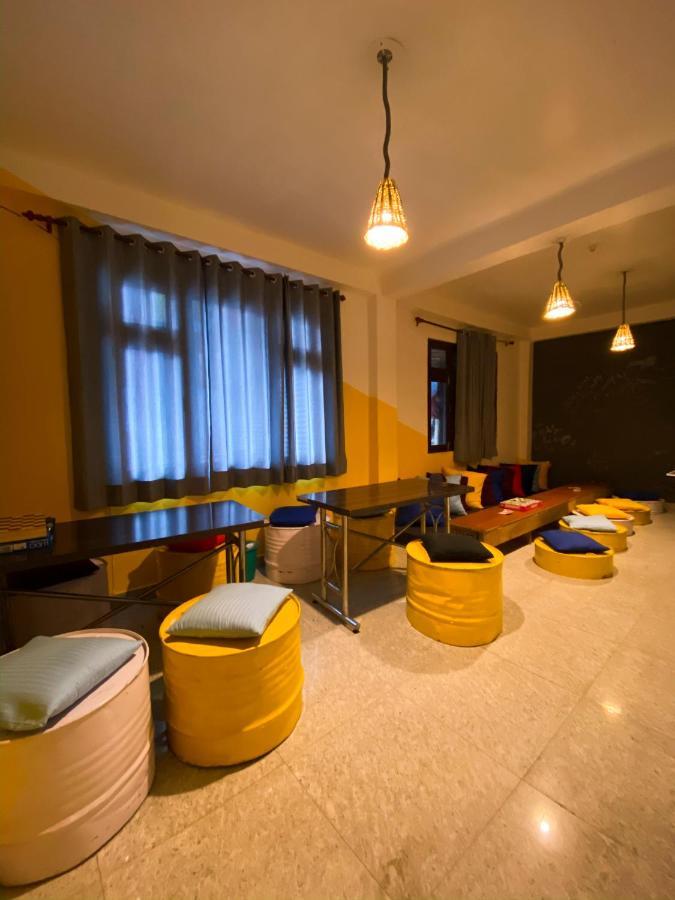 Nomads Hostel Tosh Экстерьер фото
