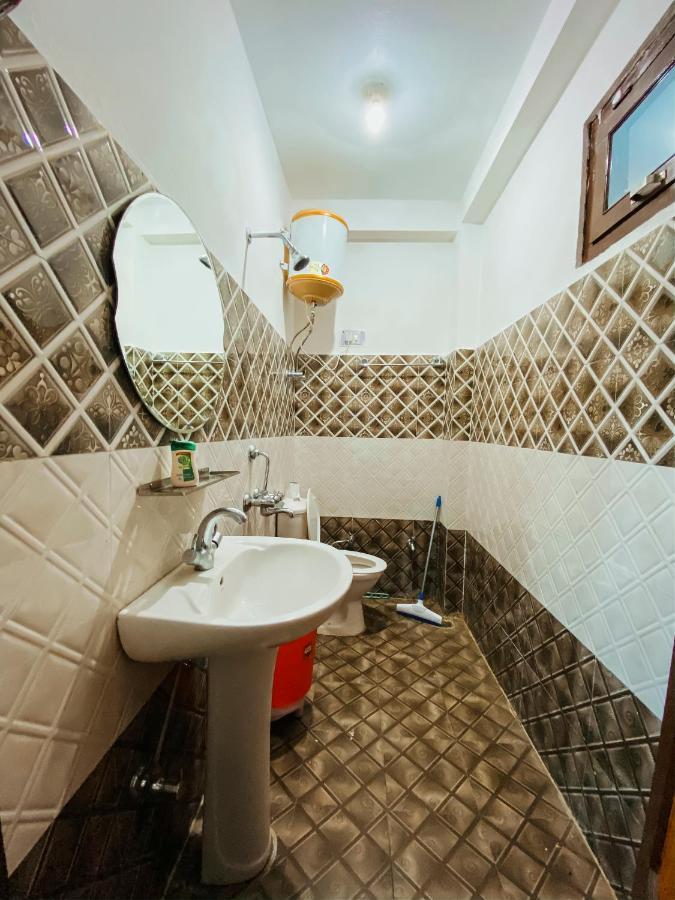 Nomads Hostel Tosh Экстерьер фото