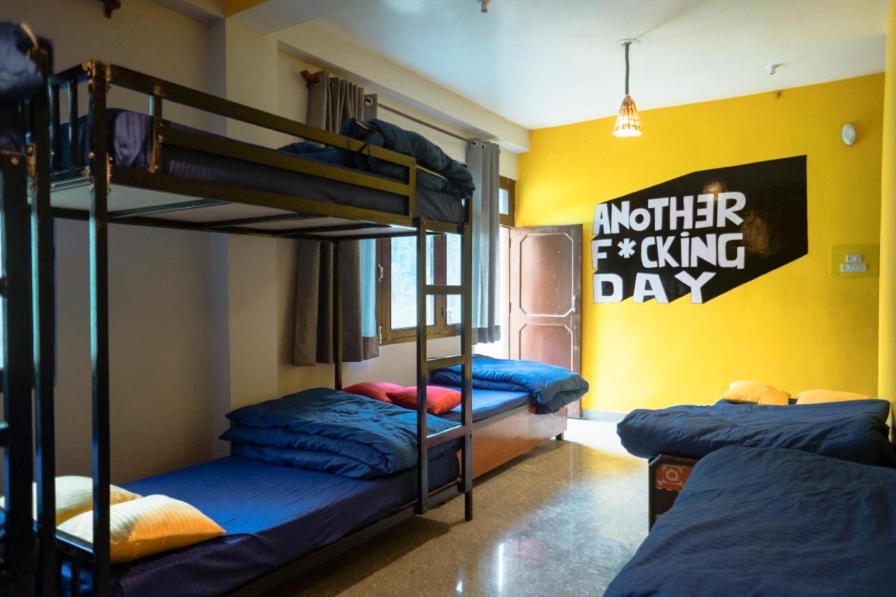 Nomads Hostel Tosh Экстерьер фото